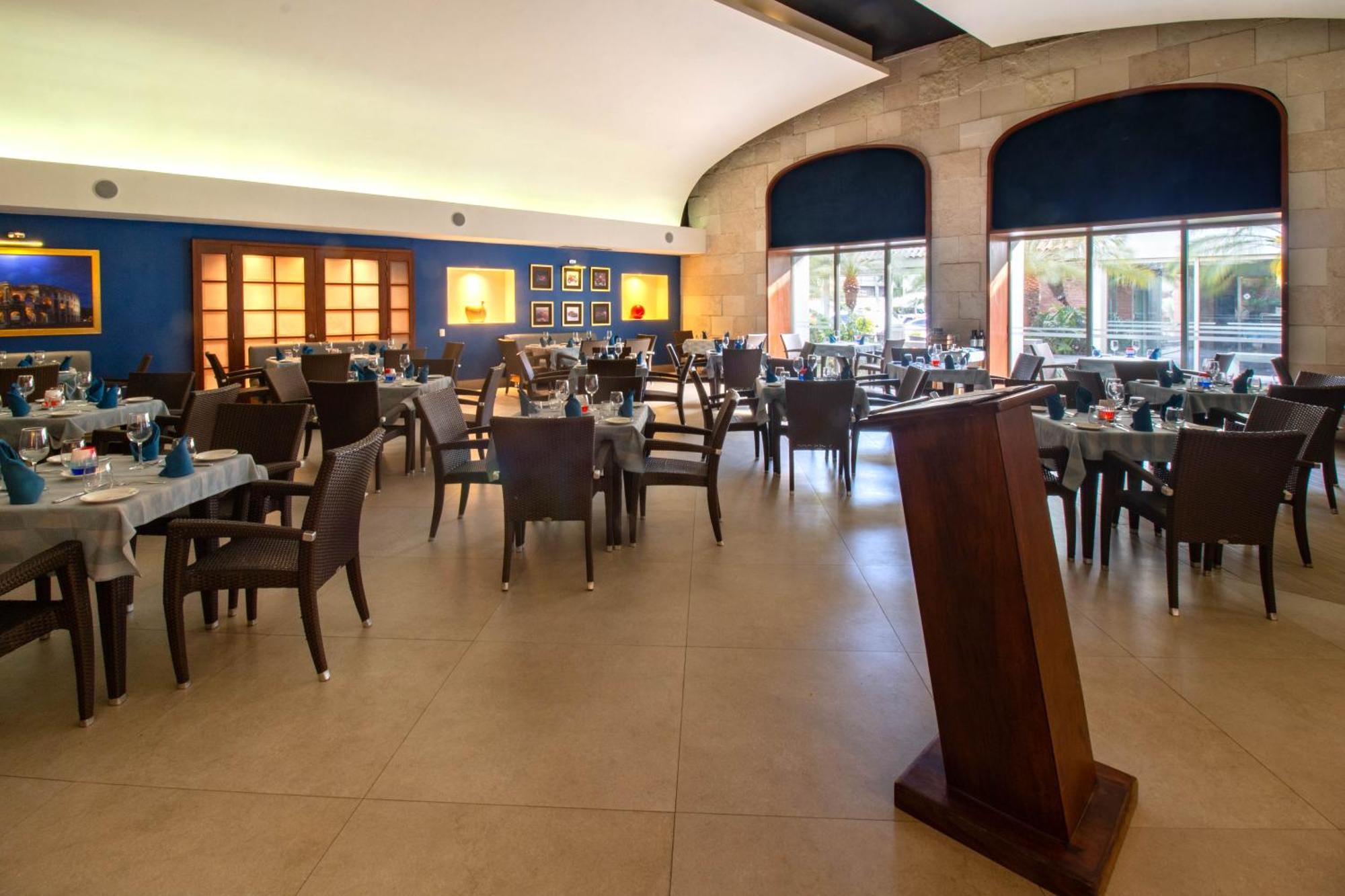 Plaza Pelicanos Club Puerto Vallarta